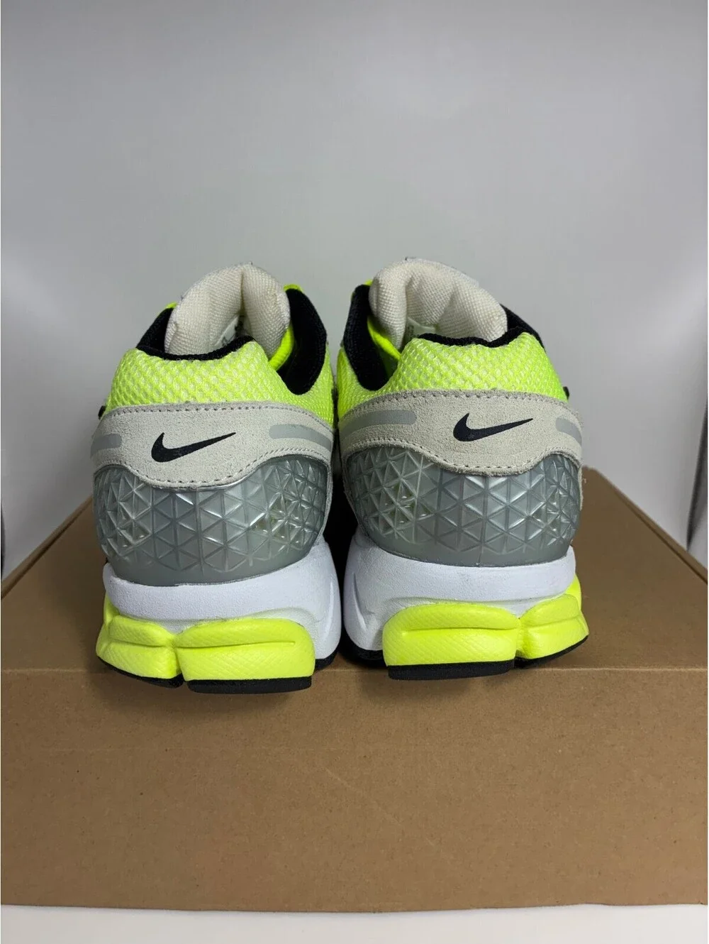 Size 8.5 - Nike Air Zoom Vomero 5 Life Lime